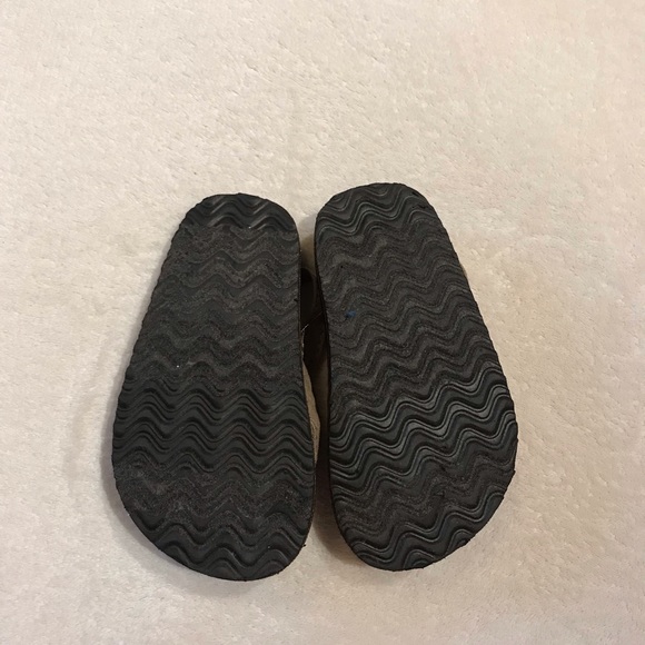 Sandals - Picture 3 of 3